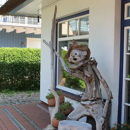 Quaint In On Baltic Coast * Pruchten